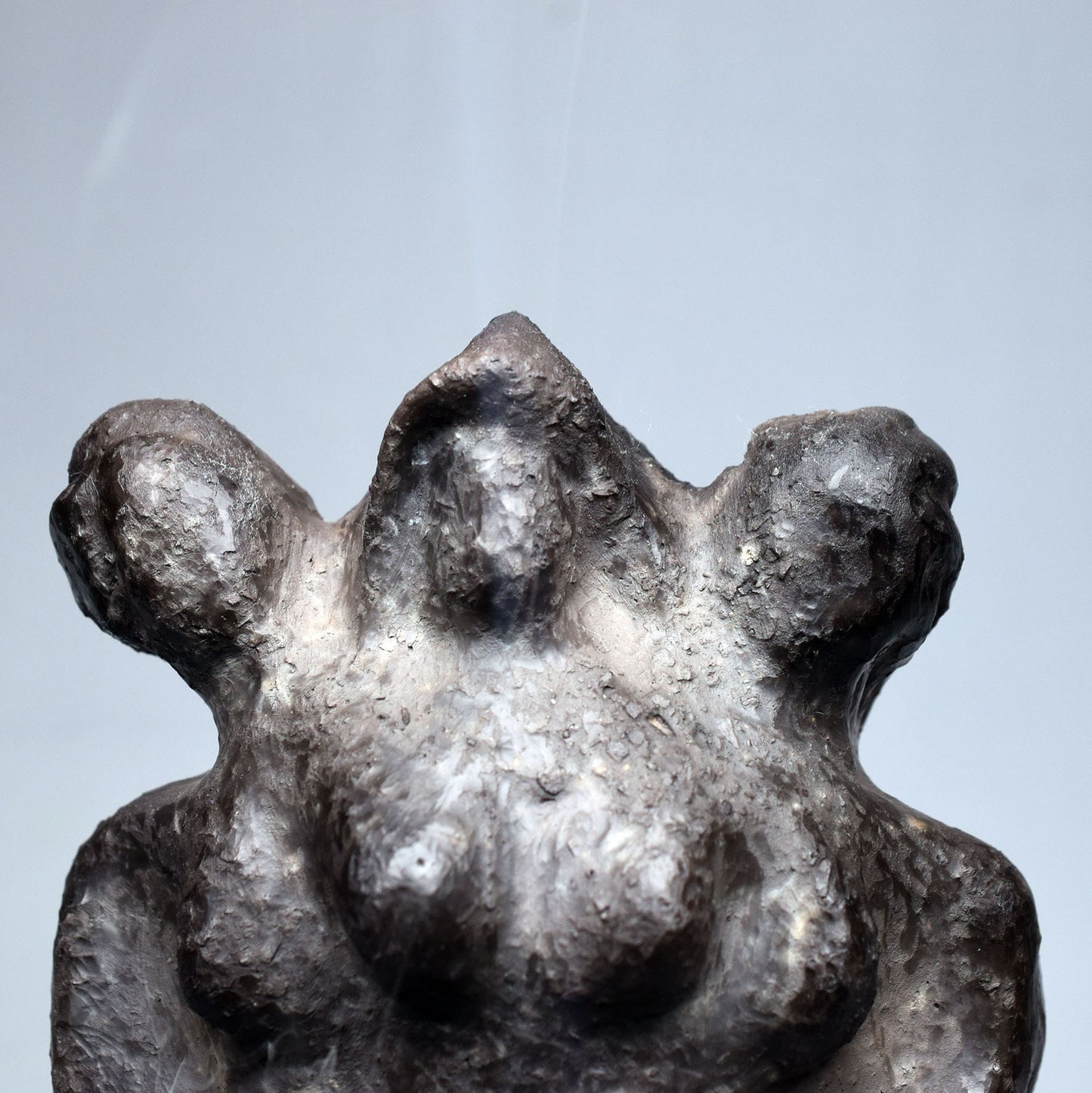 Hekate Rauchbrand Statue - Dreifache Göttin für deinen Altar - Rückfluss-Räucherkegelhalter