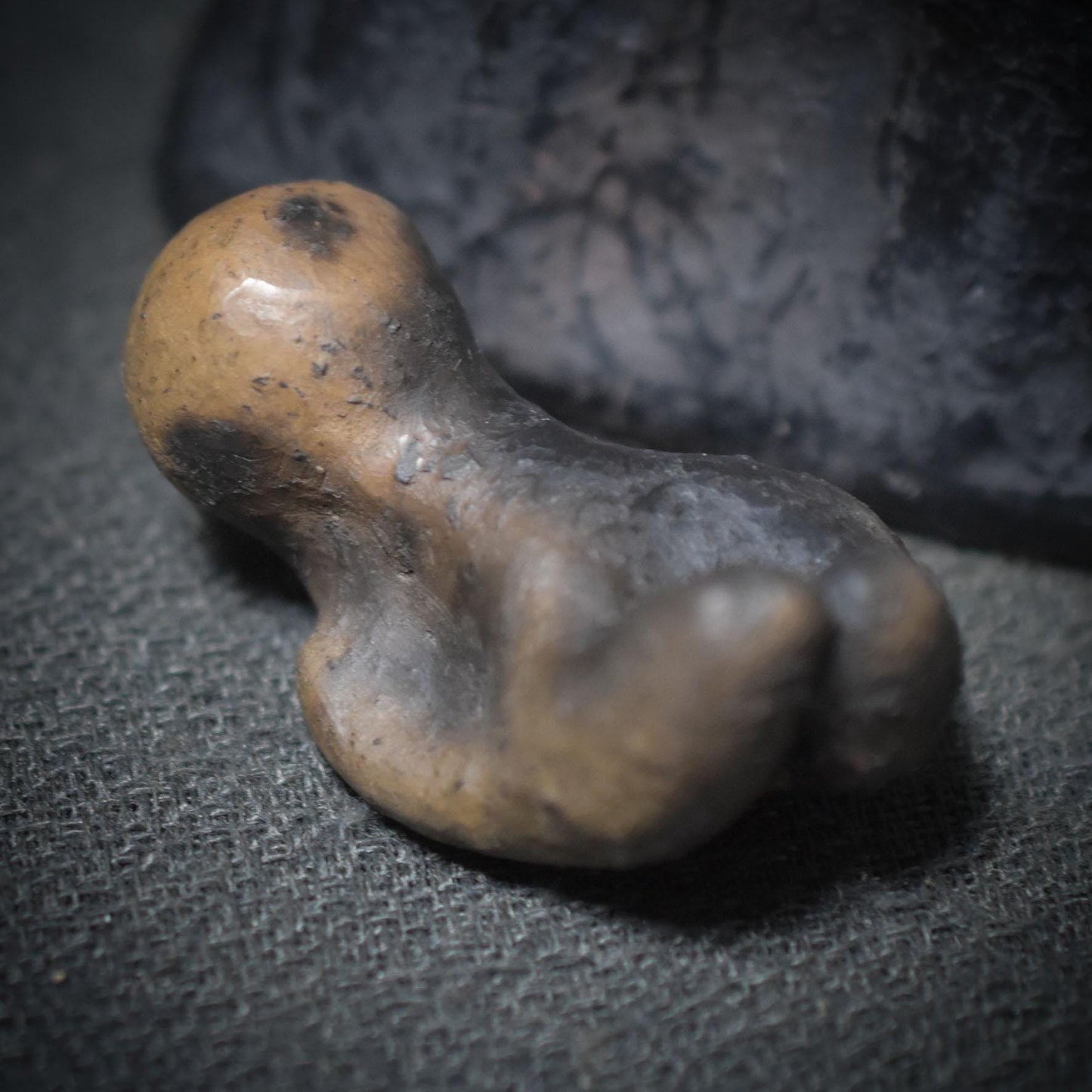 Handgefertigter Teelichthalter aus traditionell gebranntem Ton - Fruchtbarkeitsgöttin - Art.Nr.: SKU009