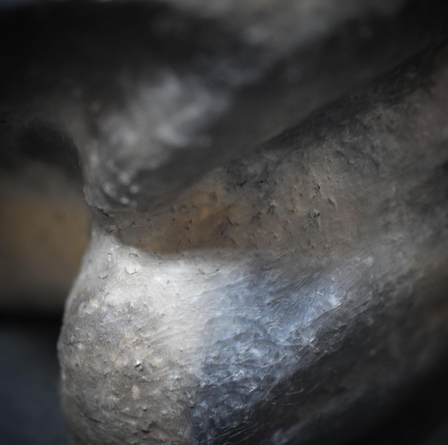 Handgefertigtes Pflanzgefäß 'Schoß der Göttin' aus traditionell gebranntem Ton – Spiritueller Altarbedarf - Art.Nr.: GEF006