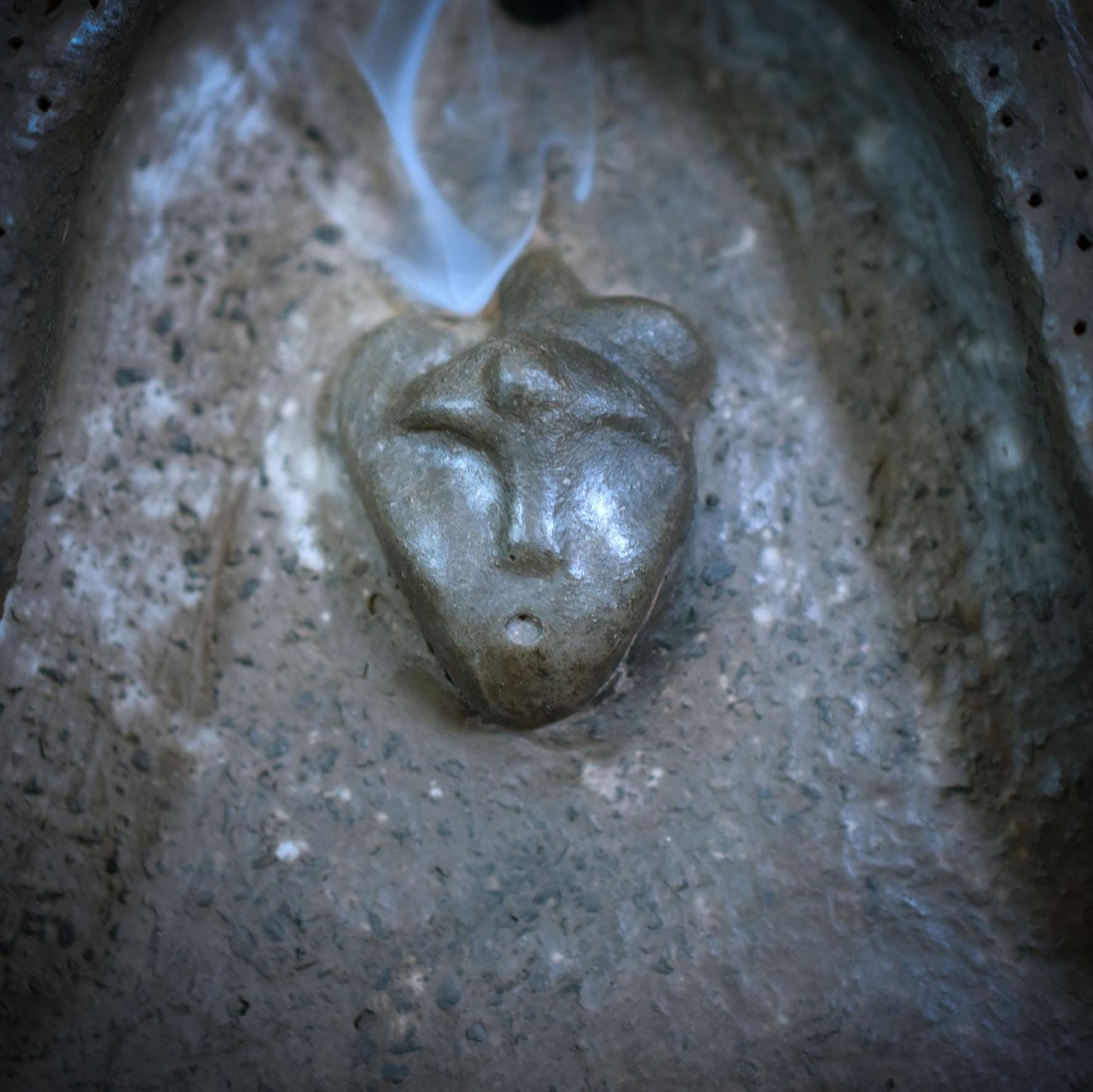 Dein persönlicher Göttinnen Schrein – Handgefertigter Rückfluss-Räucherkegelhalter - Art.Nr.: SCH002