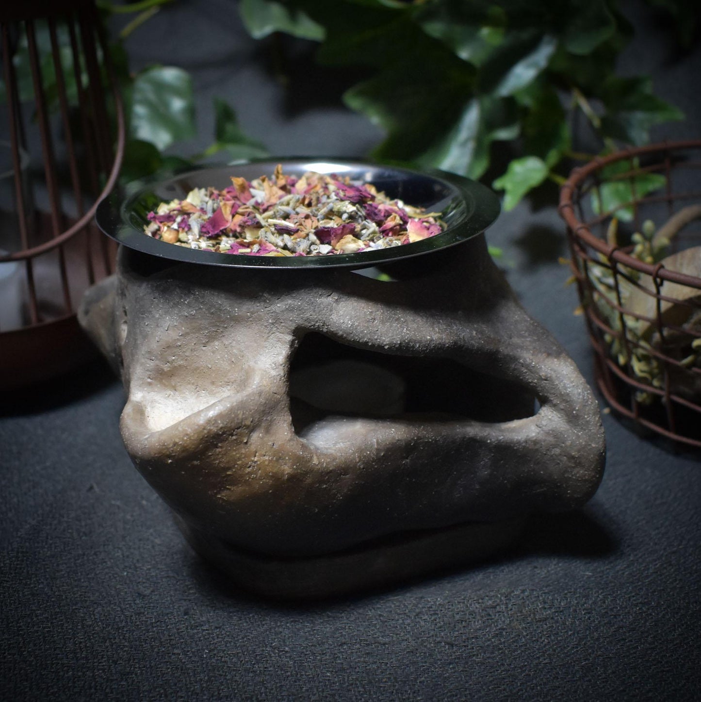 Räucherstövchen ‚Weibliches Becken‘ – Handgefertigter Altarbegleiter für kraftvolle Räucherrituale - Art.Nr.: RÄG013