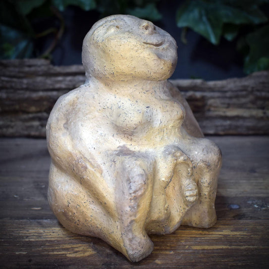 Sheela na Gig Skulptur Ton, keltische Urgöttin Figur handgemacht, archaische Fruchtbarkeitsgöttin, spirituelle Altar Deko SKU274