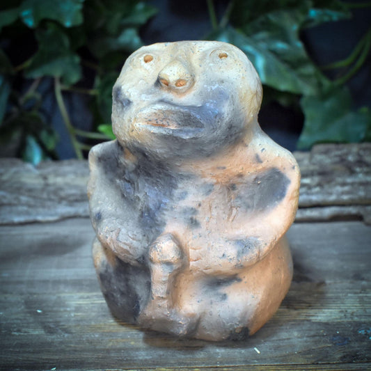 Fruchtbarkeit Gott Figur Ton, archaischer Phallus Wächter, schamanische Altar Deko, Skulptur Kunst, Rauchbrand Unikat SKU290