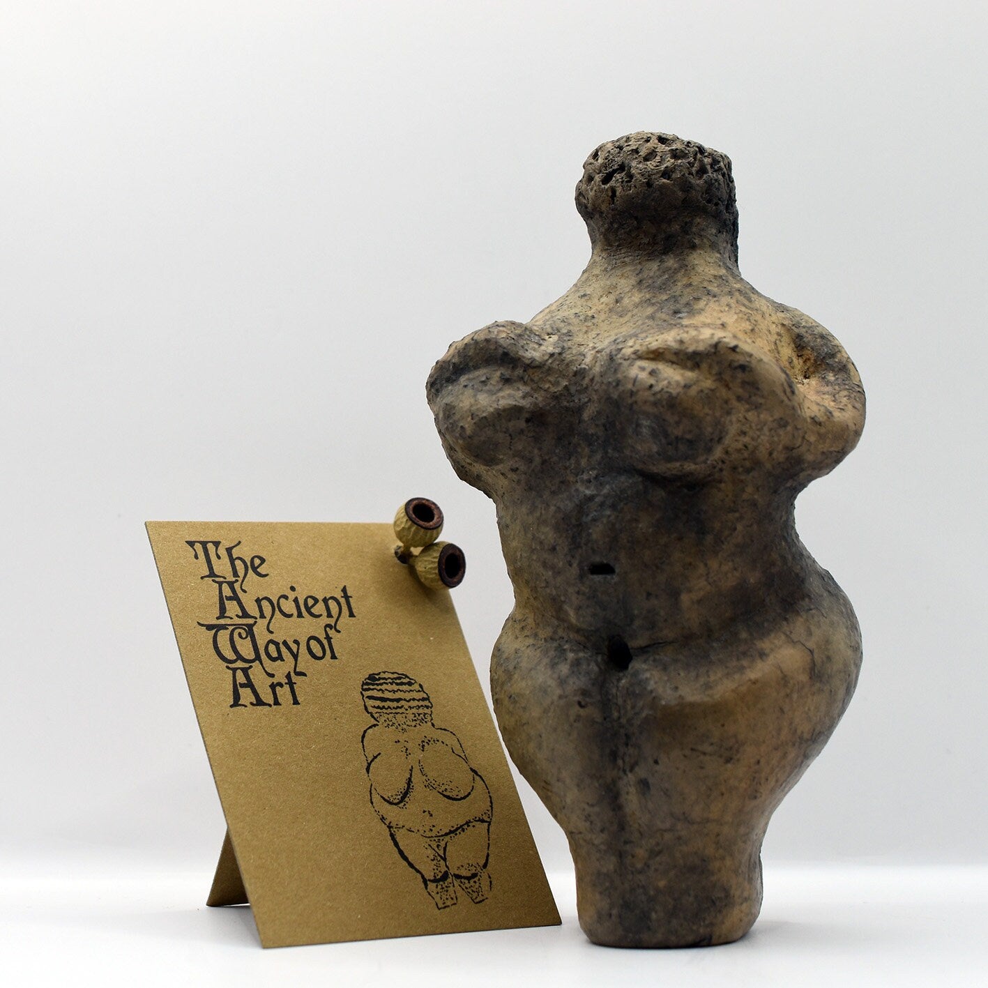 Goddess handgefertigte Skulptur Venus Fruchtbarkeitsgöttin Matriarchale Kunst aus Ton Rauchbrand Pagan primitive Kunst