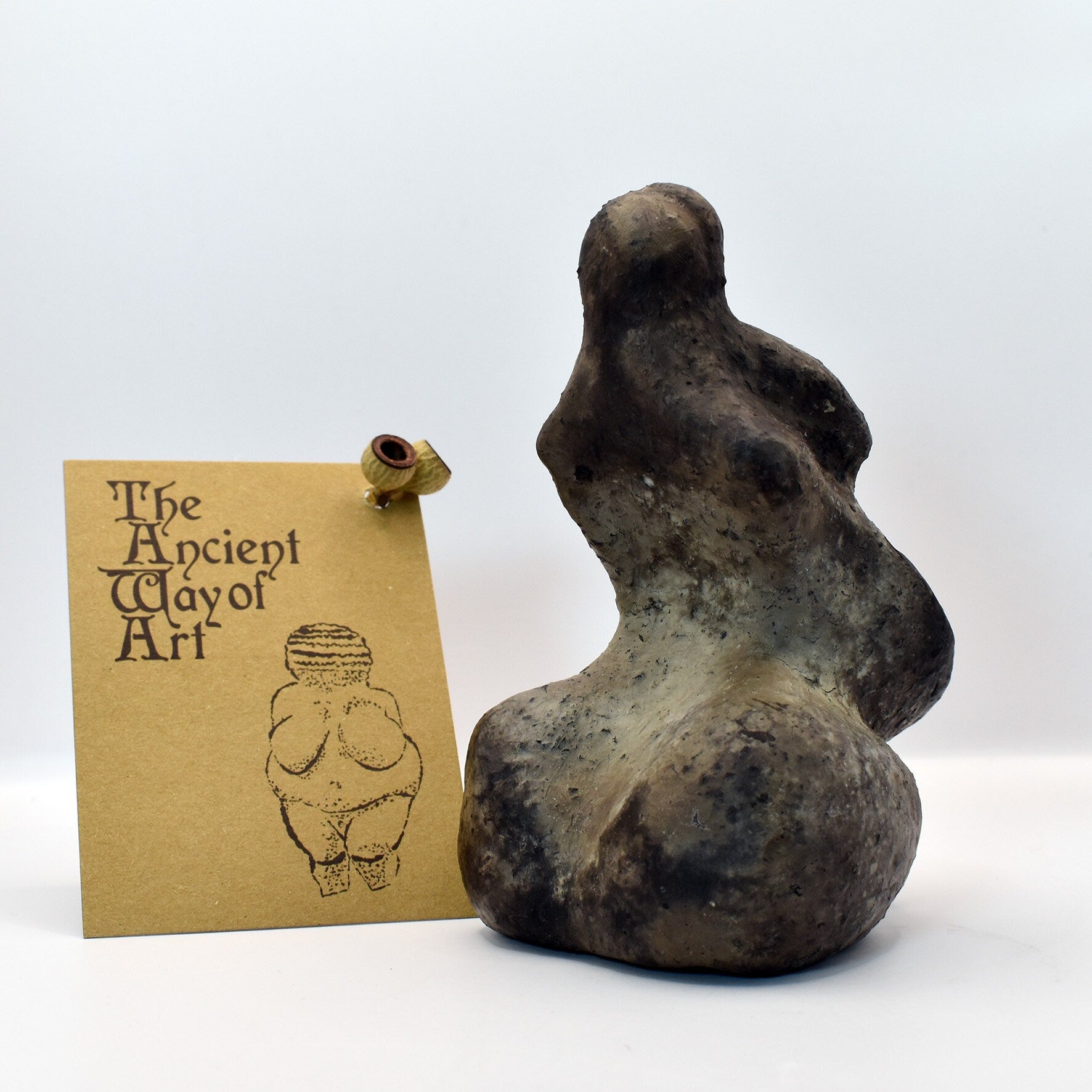 Rückfluss Räucherkegelhalter Goddess - Mystische Fruchtbarkeitsfigur aus Ton - im Rauchbrand veredelt