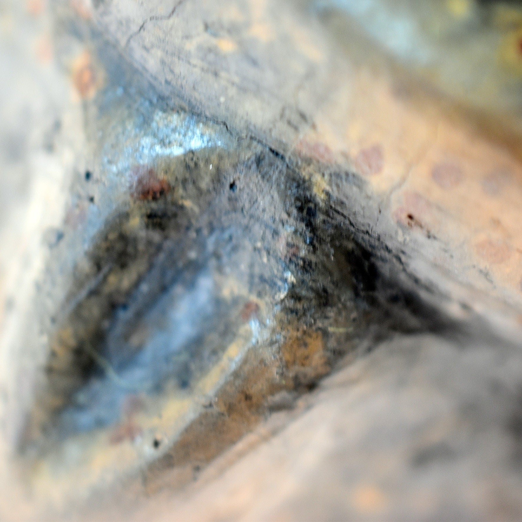 Handgefertigte Venus Statue aus Ton – Rauchbrandkunstwerk symbolisierend das Matriarchat und die Fruchtbarkeit und Schwangerschaft