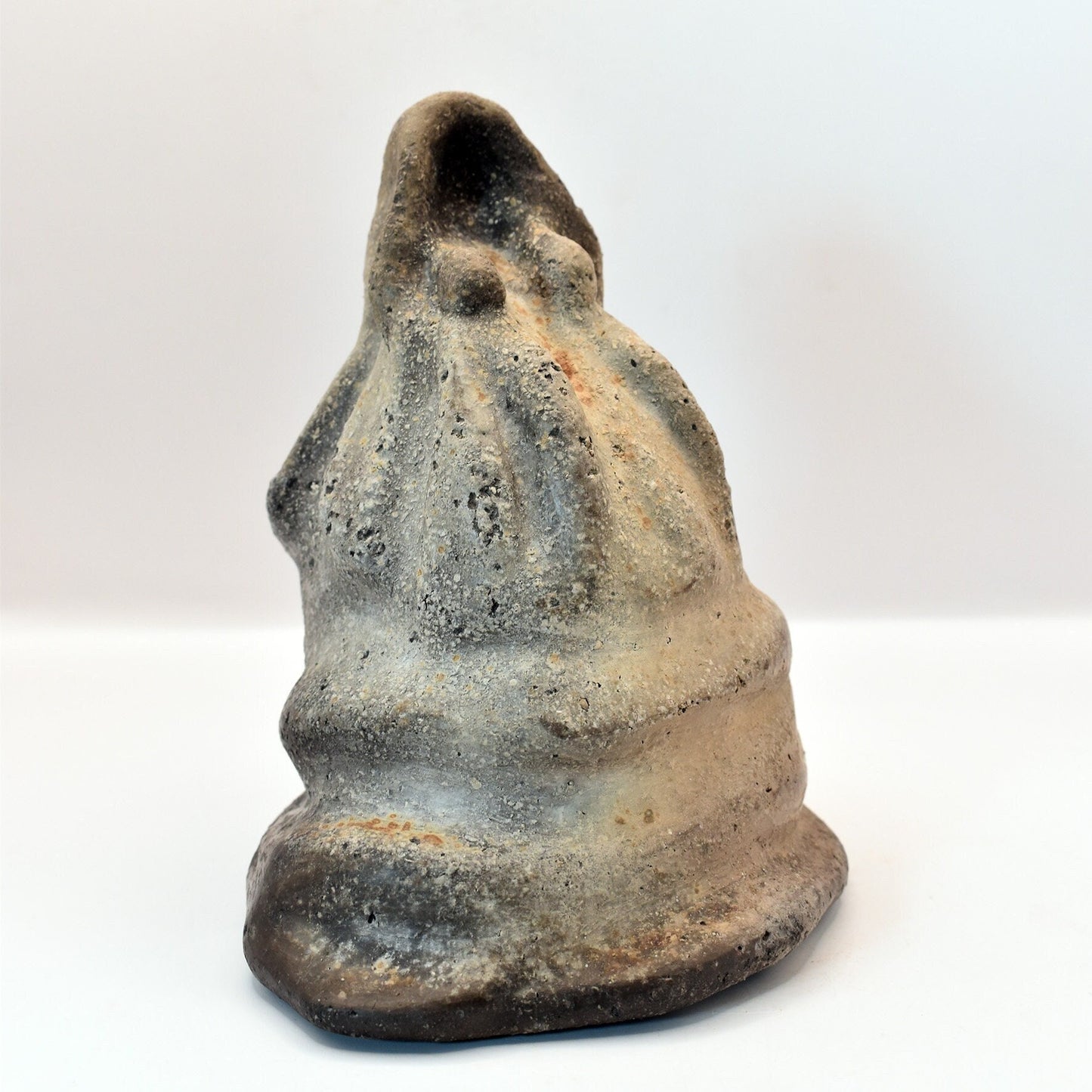 Handgefertigte Ton Skulptur Lady of Avalon - Glastonbury Tor, England - König Artus Sage, Rauchbrand Technik - dekoratives Highlight