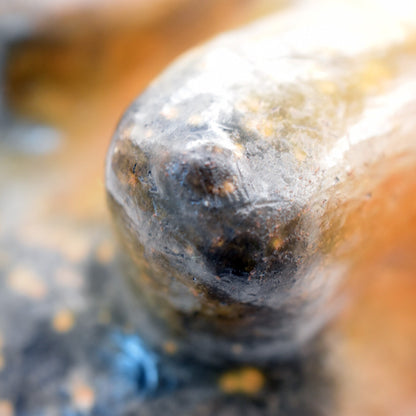 Handgefertigte Venus Statue aus Ton – Rauchbrandkunstwerk symbolisierend das Matriarchat und die Fruchtbarkeit und Schwangerschaft