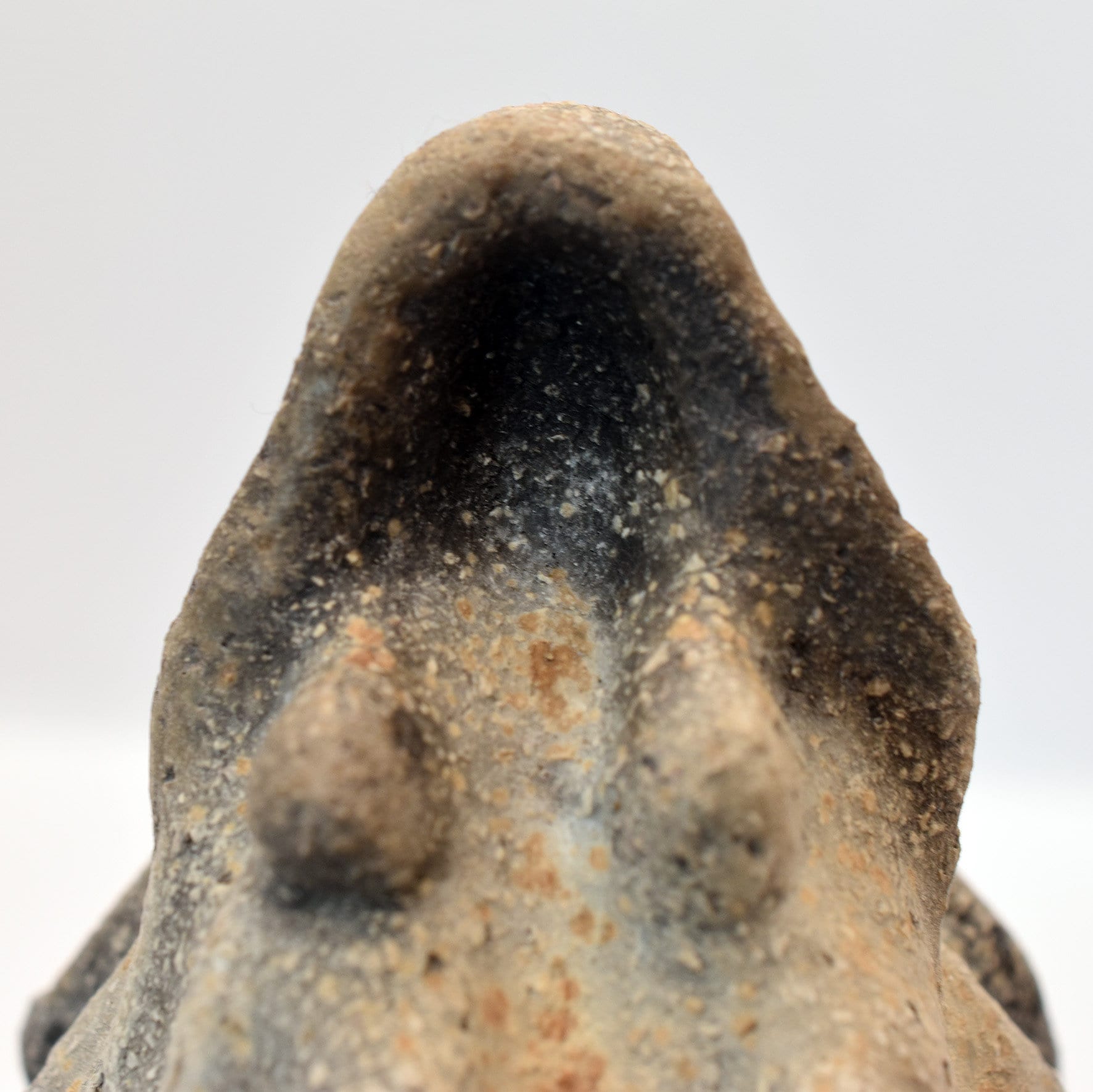 Handgefertigte Ton Skulptur Lady of Avalon - Glastonbury Tor, England - König Artus Sage, Rauchbrand Technik - dekoratives Highlight