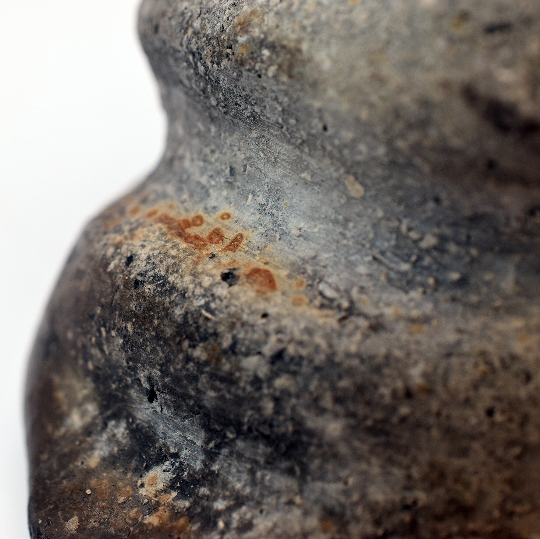 Handgefertigte Ton Skulptur Lady of Avalon - Glastonbury Tor, England - König Artus Sage, Rauchbrand Technik - dekoratives Highlight