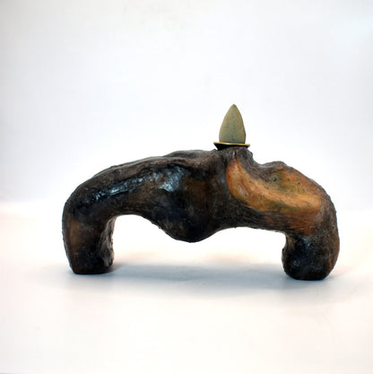 Rückfluss Räucherkegelhalter Yoga Brücke Setu Bandhasana Statue aus Ton - Geschenk für Yogis - im Rauchbrand gefärbt