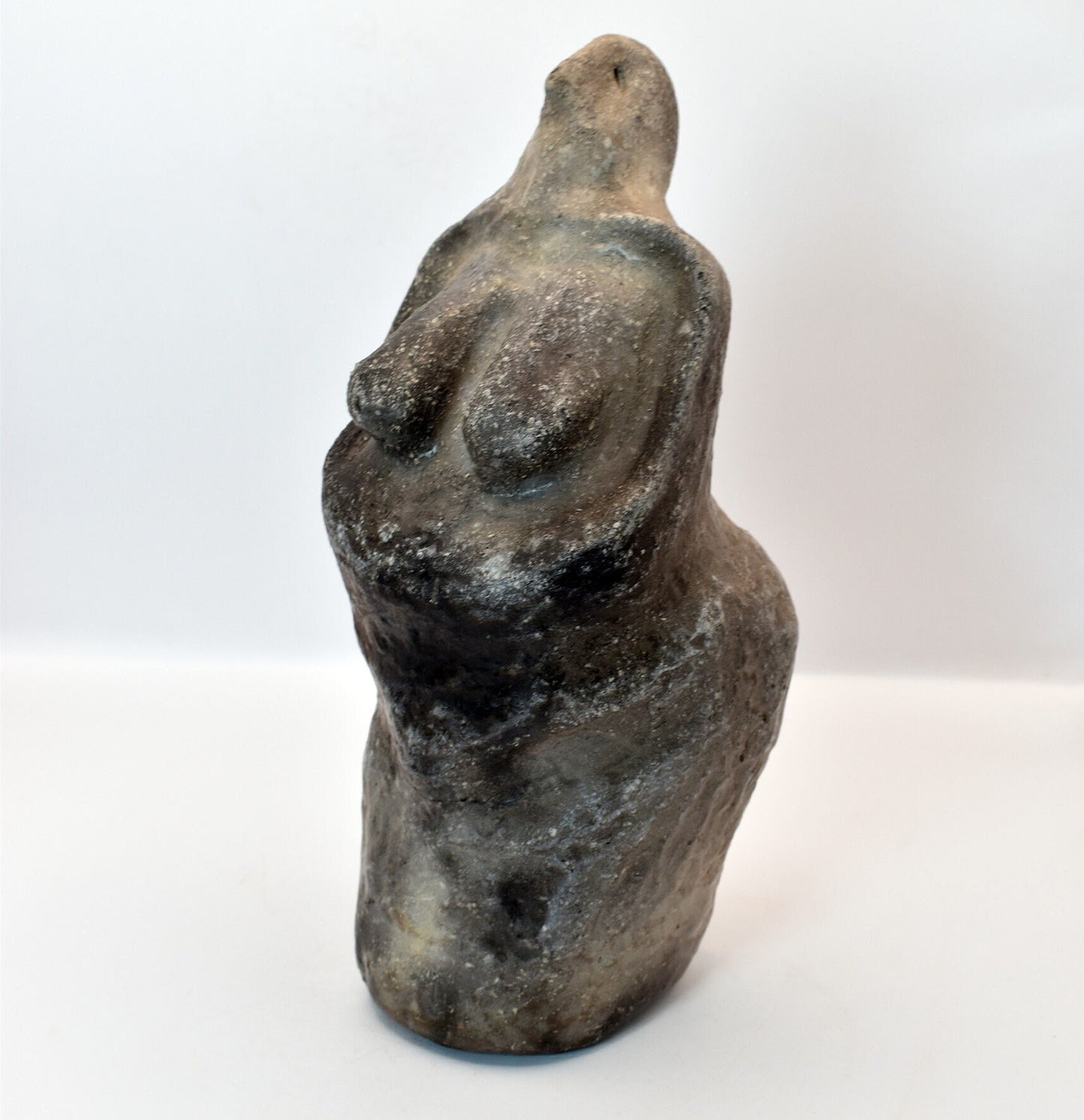 Handgefertigte traditionelle Venus Figurine aus Ton – Talisman für Schwangerschaft und Kinderwunsch. Matriarchat, Fruchtbarkeitsgöttin