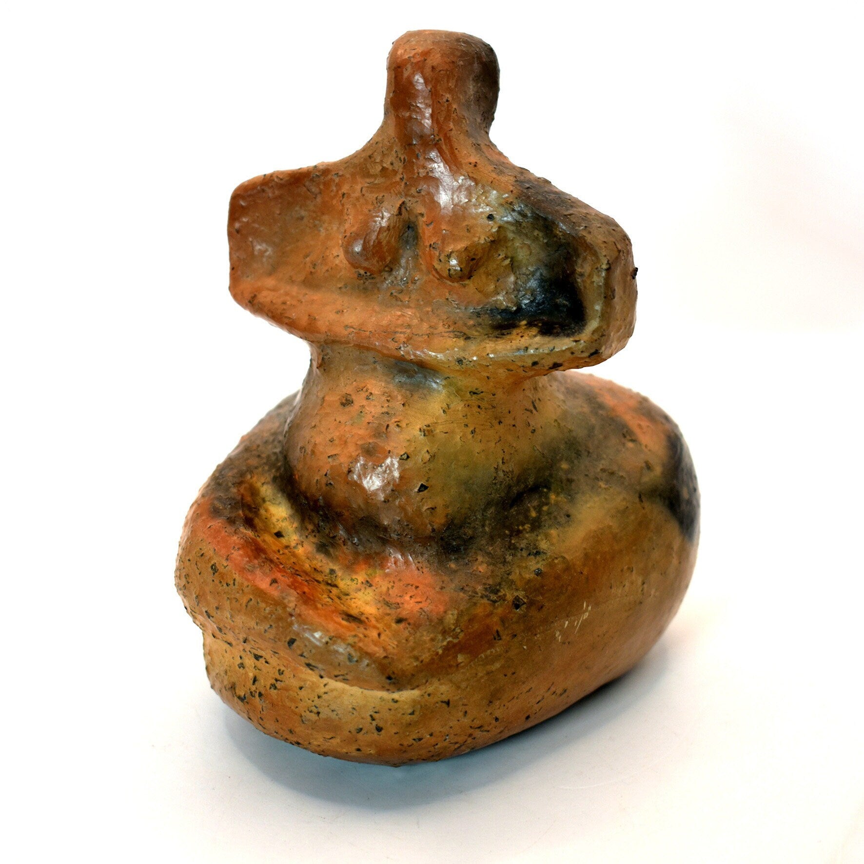 Handgefertigte Venus Statue aus Ton – im Rauchbrand veredelt stehend für Matriarchat & Fruchtbarkeit ideal als Geschenk für werdende Eltern