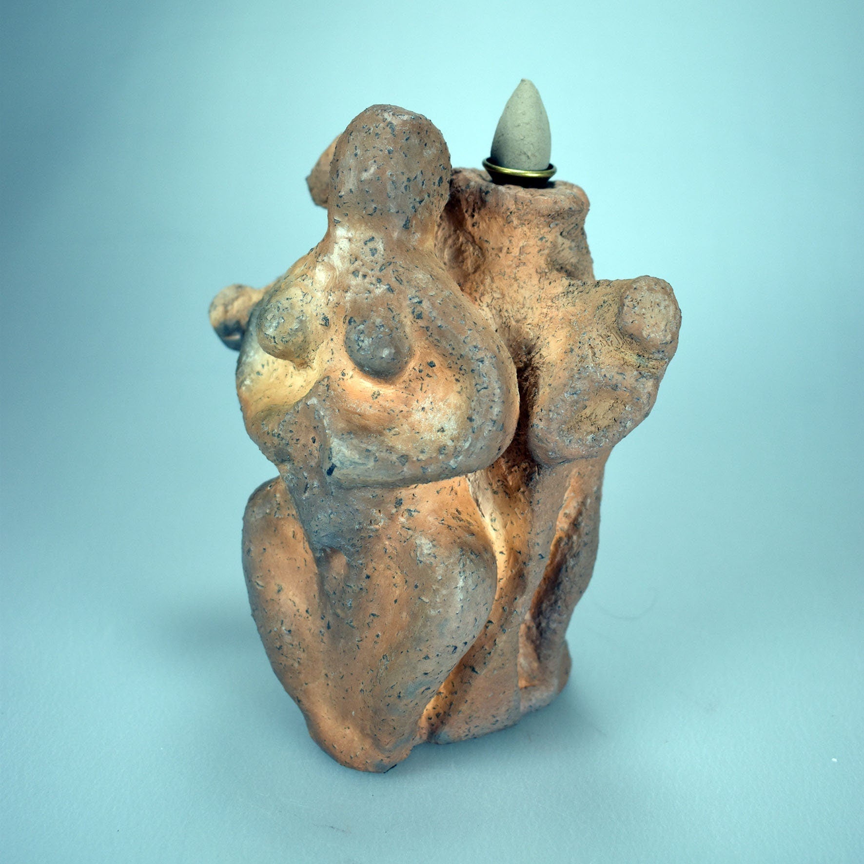 Mystische Baumgöttin Rückfluss Räucherkegelhalter aus Ton – Dekorative Naturgöttin Rauchbrand Töpferei