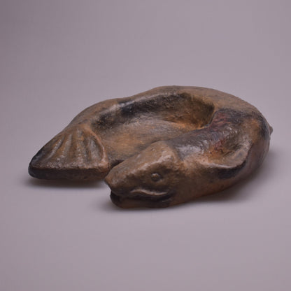 Handgefertigter Teelichthalter aus traditionell gebranntem Ton – Spiritueller Fisch für angenehmes Wohnambiente