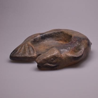 Handgefertigter Teelichthalter aus traditionell gebranntem Ton – Spiritueller Fisch für angenehmes Wohnambiente