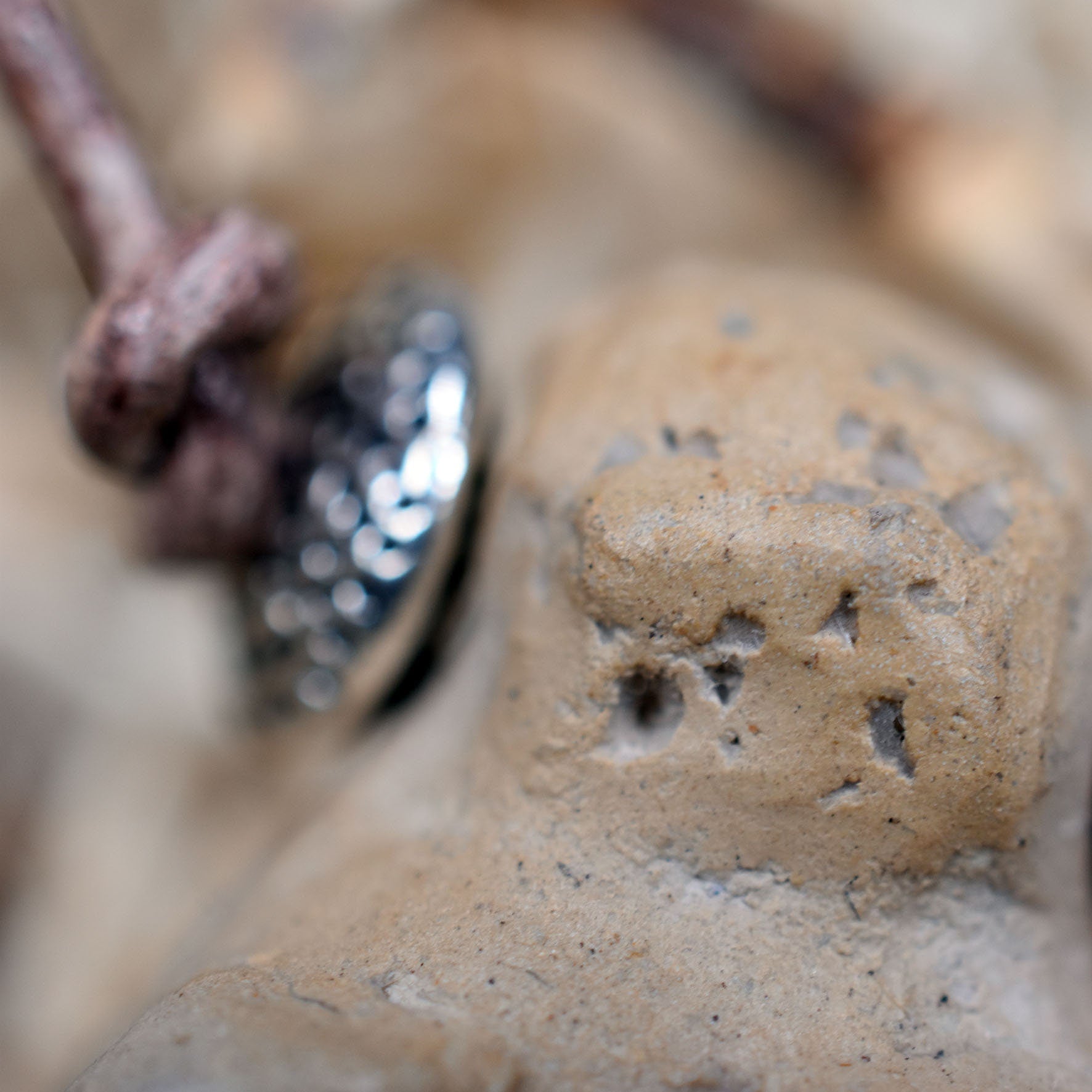 Einzigartiges Glücksbringer Amulett: Rauchbrand Ton Anhänger - Venus von Willendorf mit Leder- oder Baumwollband