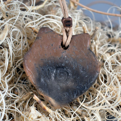 Einzigartiger Schamanen Talisman aus Rauchgebranntem Ton – Dein Spirituelles Krafttier Fuchs Amulett mit Leder- oder Baumwollband