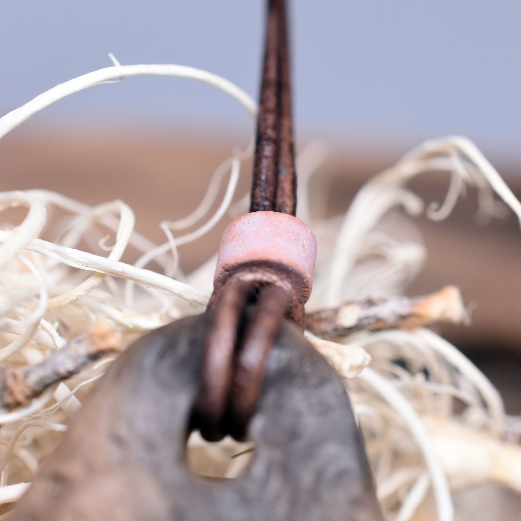 Handgefertigtes Amulett: Cave Art Mammut - Einzigartige Rauchbrandkunst für deinen spirituellen Weg- mit Leder- oder Baumwollband