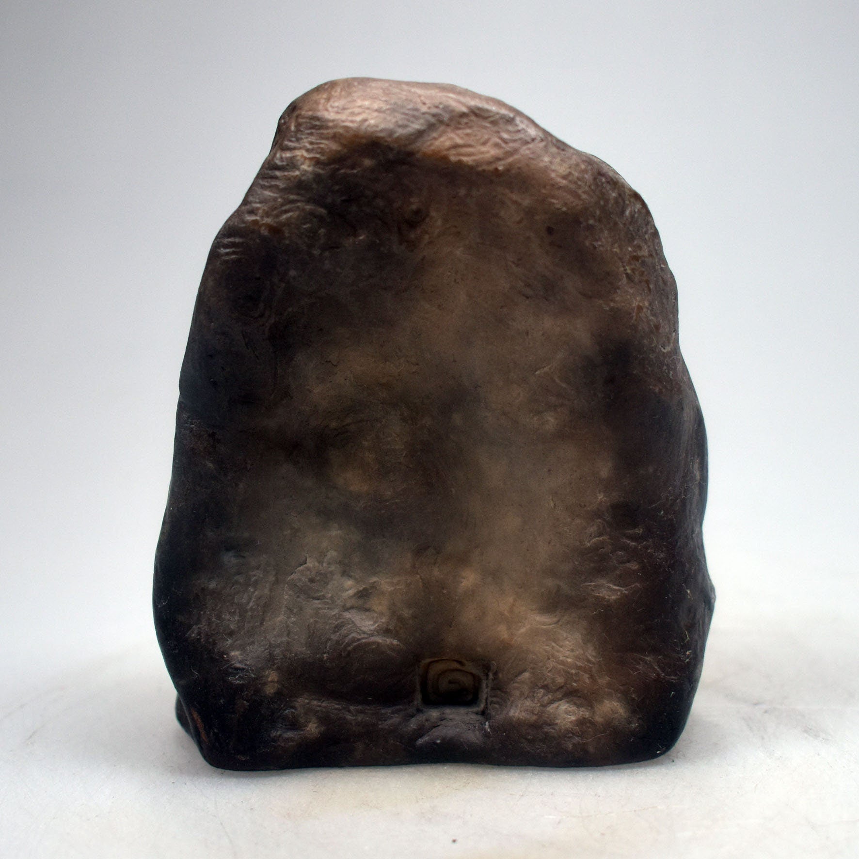 Hekate's Wheel Relief aus Ton - im Rauchbrand gefärbt - magische Altar Dekoration - Unikat