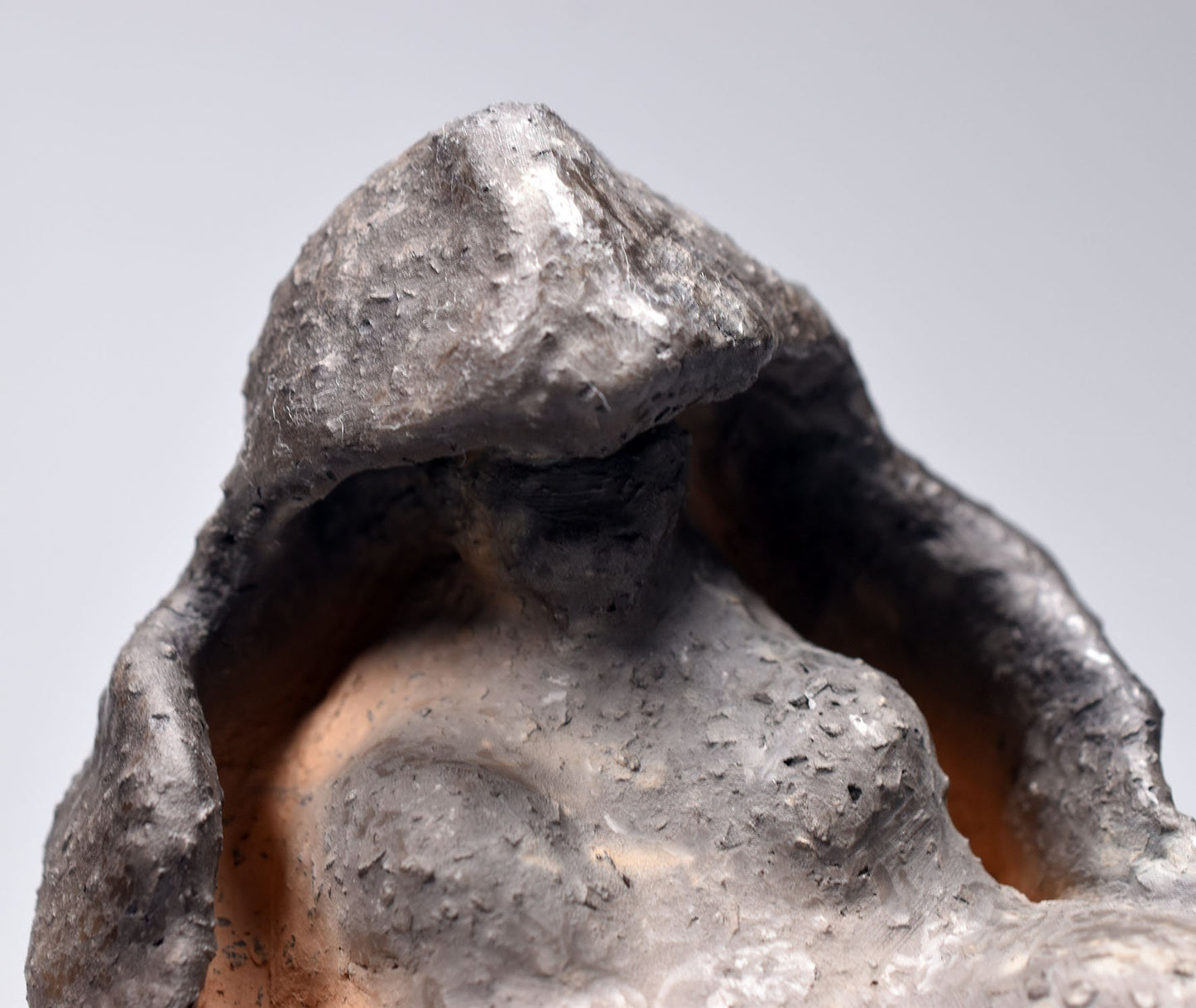 Mystische Frauenfigur aus Ton - im Rauchbrand vollendet - Spirituelle Dekoration für weibliche Magie - ideal als Altargegenstand