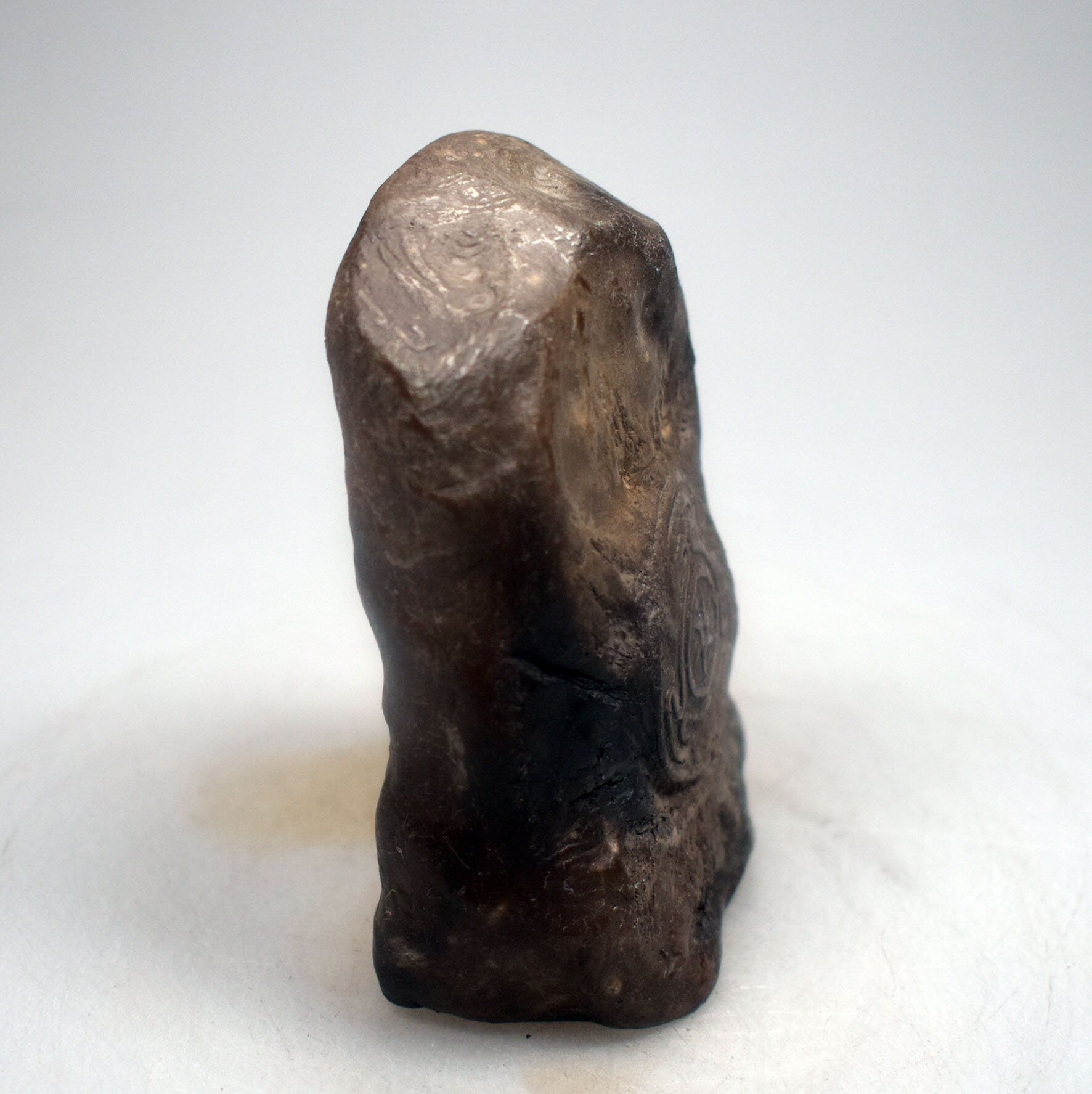 Hekate's Wheel Relief aus Ton - im Rauchbrand gefärbt - magische Altar Dekoration - Unikat