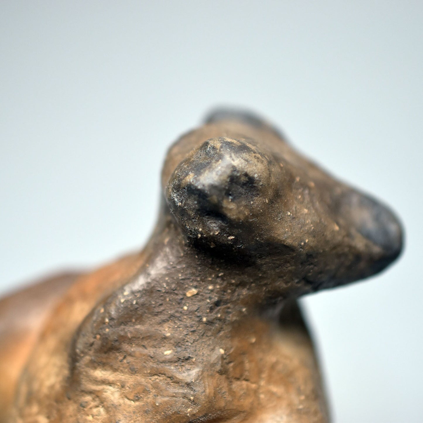 Spirituelle Dekoration aus Ton und im Rauchbrand vollendet - Altar Höhlenkunst - Krafttier Bär Skulptur - Schamanismus