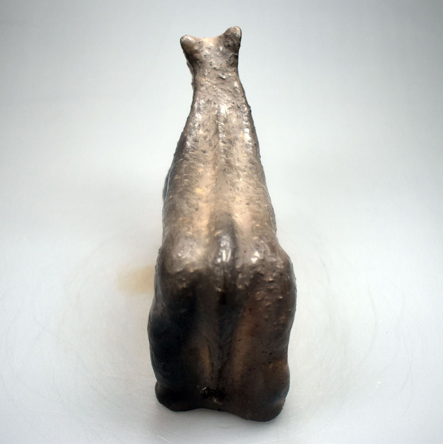 Magische Ton Skulptur Pferd - mystisch im Rauchbrand gefärbt - Dein Krafttier für Schutz und Spiritualität