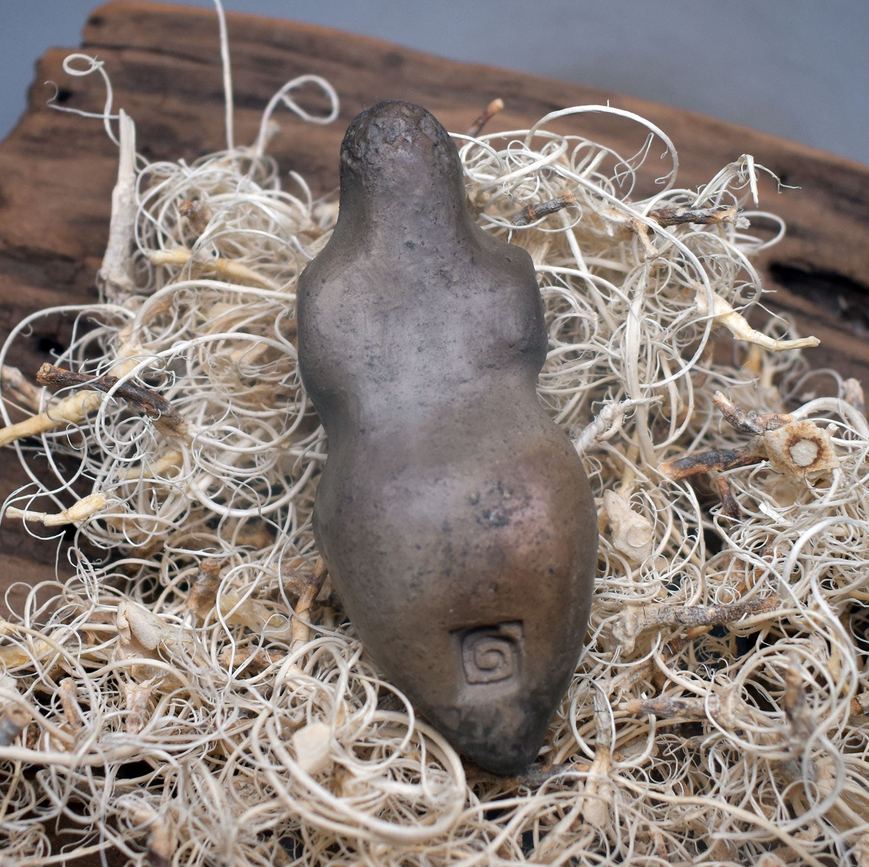 Deine persönliche Göttin für unterwegs - von Hand gefertigter Venus Figurine Goddess Glücksbringer aus Ton