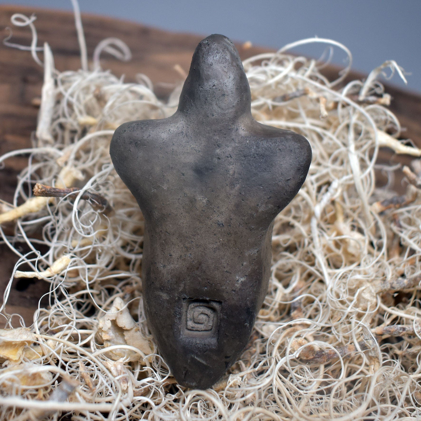 Glücksbringer Venus Figurine Goddess aus Ton - Deine göttliche Begleiterin für unterwegs