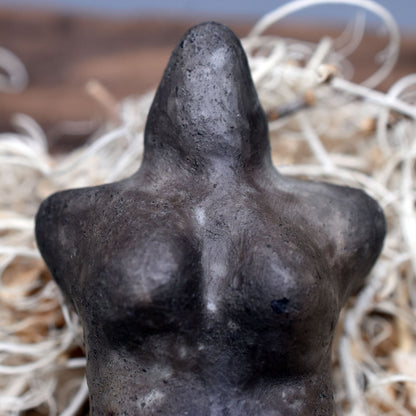 Glücksbringer Venus Figurine Goddess aus Ton - Deine göttliche Begleiterin für unterwegs