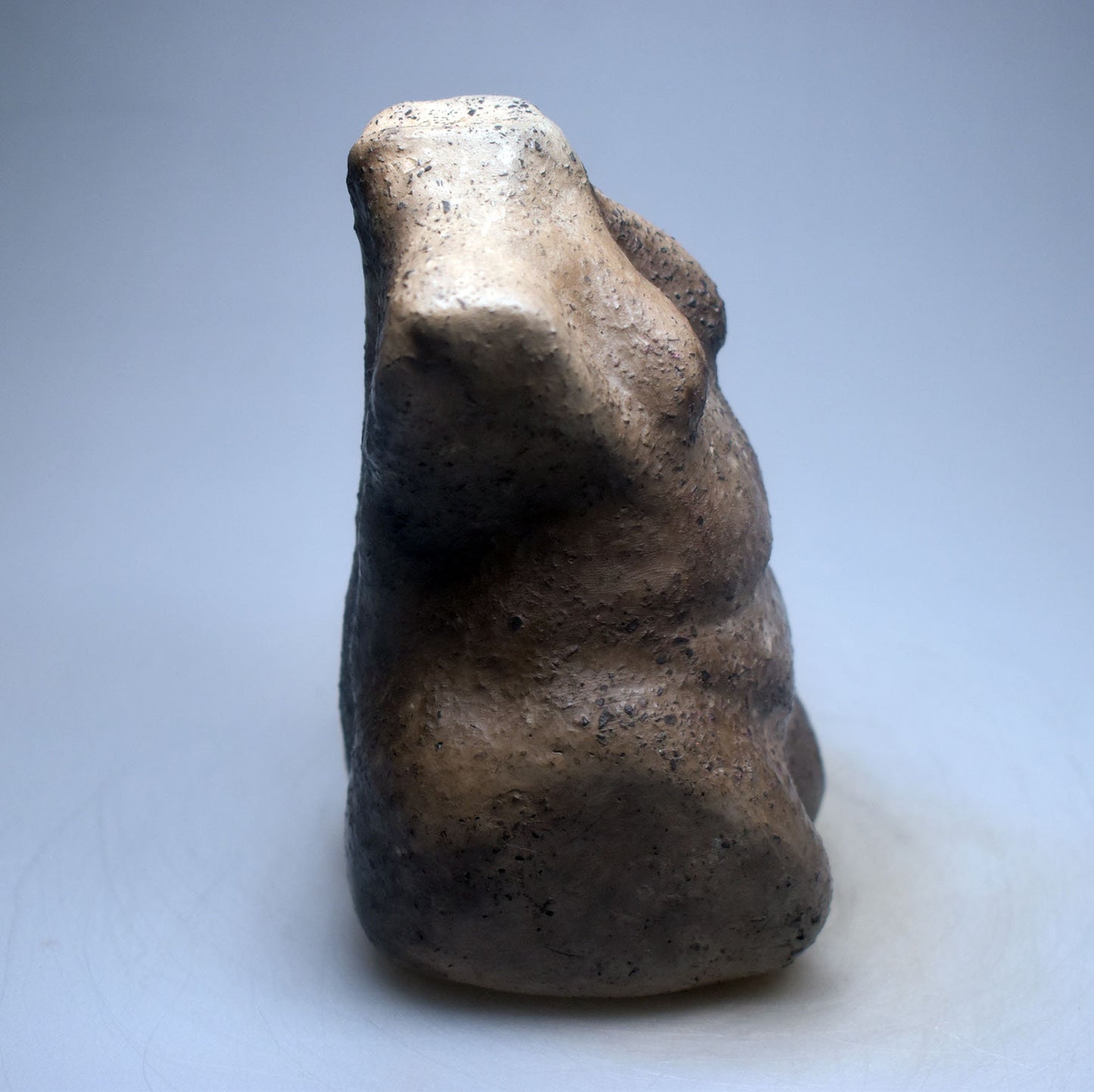 Einzigartiger Weiblicher Torso aus Ton - im Rauchbrand hergestellt - Feiere die Diversität und deine Rundungen!