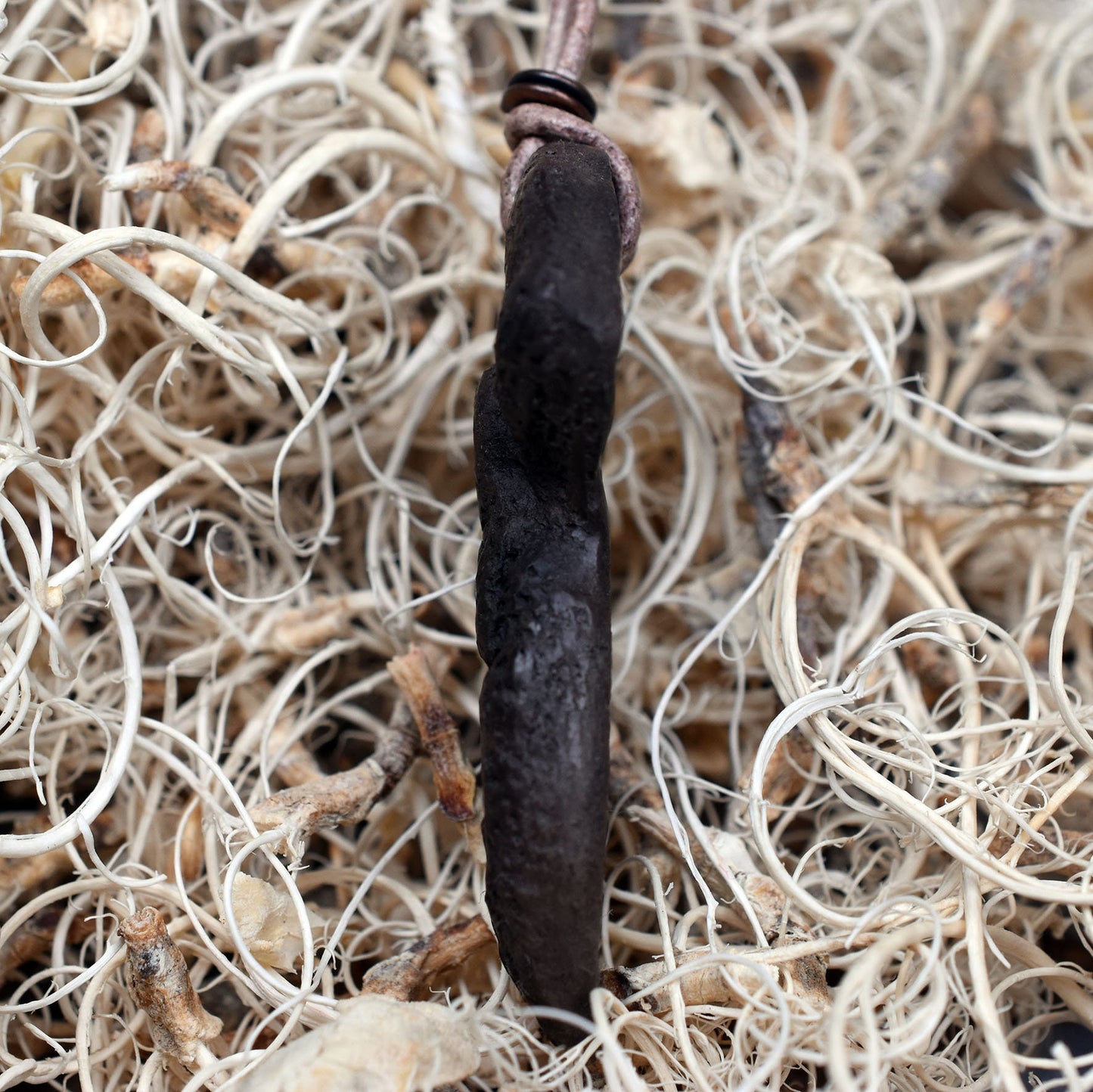 Einzigartiger Rauchbrand Amulett Talisman - Göttin der Träume mit einem Leder- oder Baumwollband