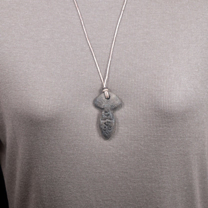 Einzigartiger Rauchbrand Amulett Talisman - Göttin der Träume mit einem Leder- oder Baumwollband