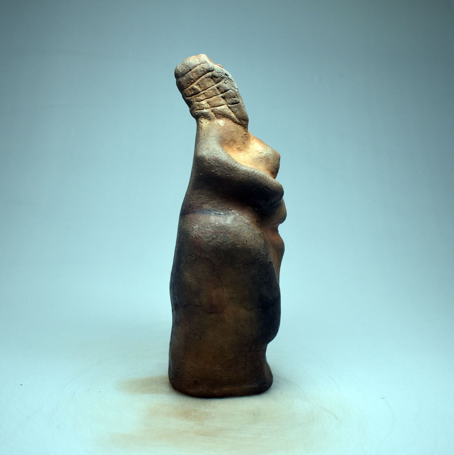 Handgemachte Rauchbrand Kunst: Interpretation der Venus von Brassempouy Skulptur - Unikat für Sammler