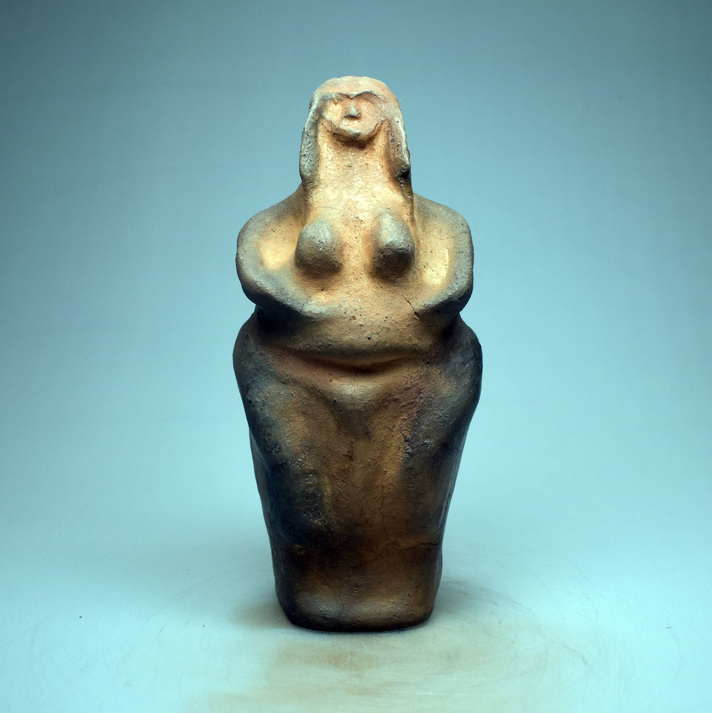 Handgemachte Rauchbrand Kunst: Interpretation der Venus von Brassempouy Skulptur - Unikat für Sammler