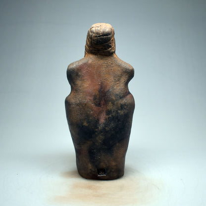 Handgemachte Rauchbrand Kunst: Interpretation der Venus von Brassempouy Skulptur - Unikat für Sammler