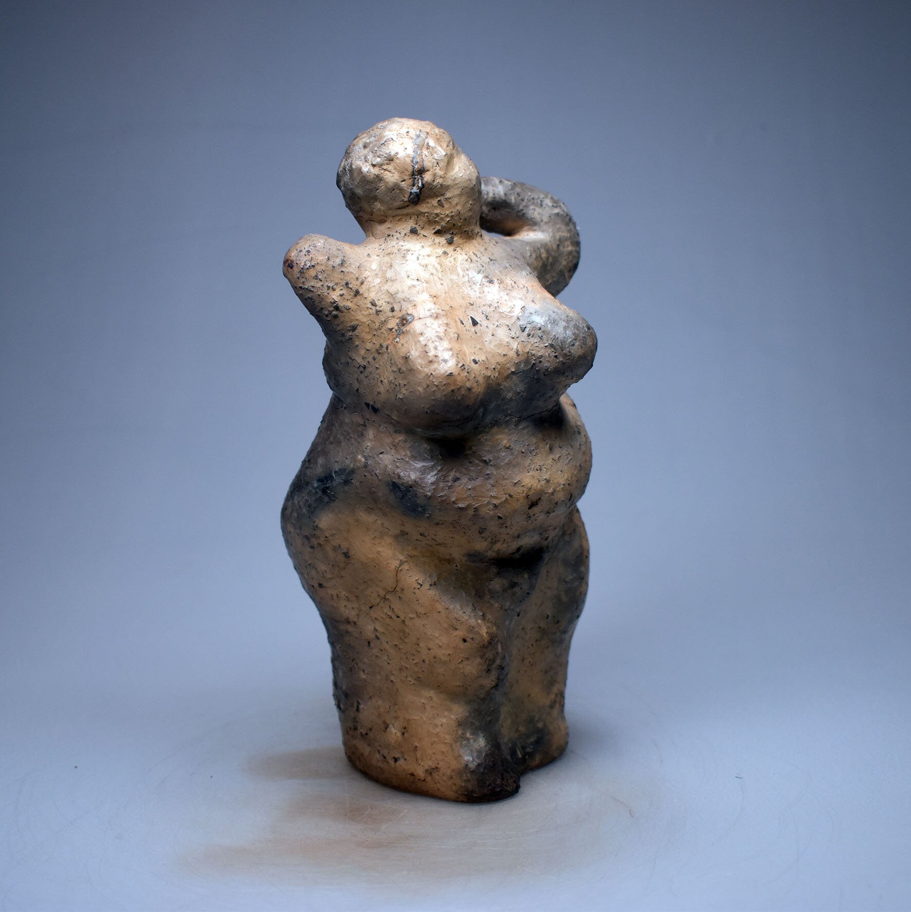 Venus von Willendorf Skulptur, moderne Interpretation Urgöttin, archaische Frauenfigur, spirituelle Altar Deko Ton SKU251