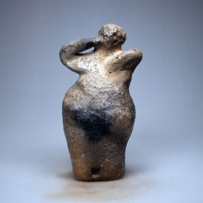 Venus von Willendorf neu gedacht - Handgefertigte Rauchbrand-Venus-Skulptur - Hommage an die Weiblichkeit -