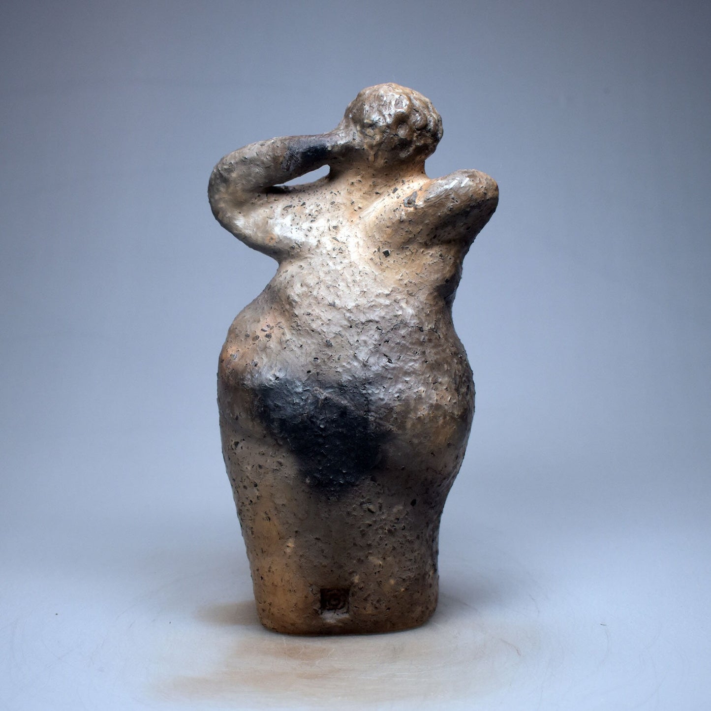 Venus von Willendorf neu gedacht - Handgefertigte Rauchbrand-Venus-Skulptur - Hommage an die Weiblichkeit -