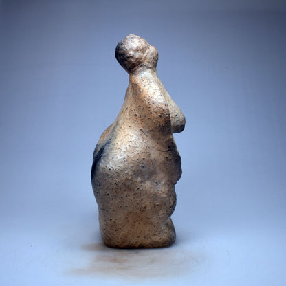 Venus von Willendorf neu gedacht - Handgefertigte Rauchbrand-Venus-Skulptur - Hommage an die Weiblichkeit -