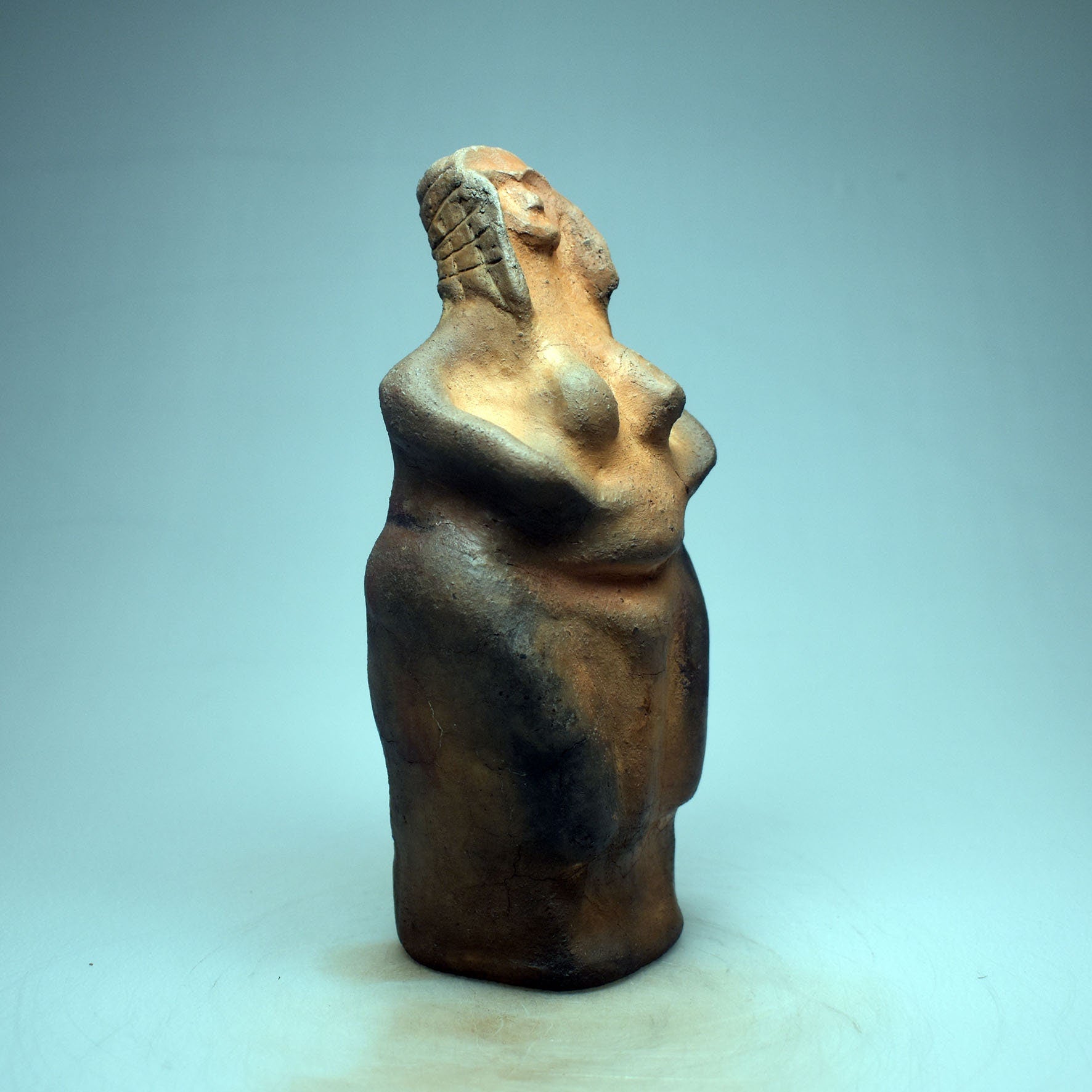 Handgemachte Rauchbrand Kunst: Interpretation der Venus von Brassempouy Skulptur - Unikat für Sammler