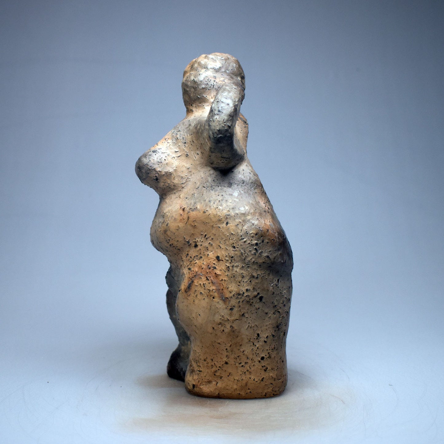 Venus von Willendorf neu gedacht - Handgefertigte Rauchbrand-Venus-Skulptur - Hommage an die Weiblichkeit -