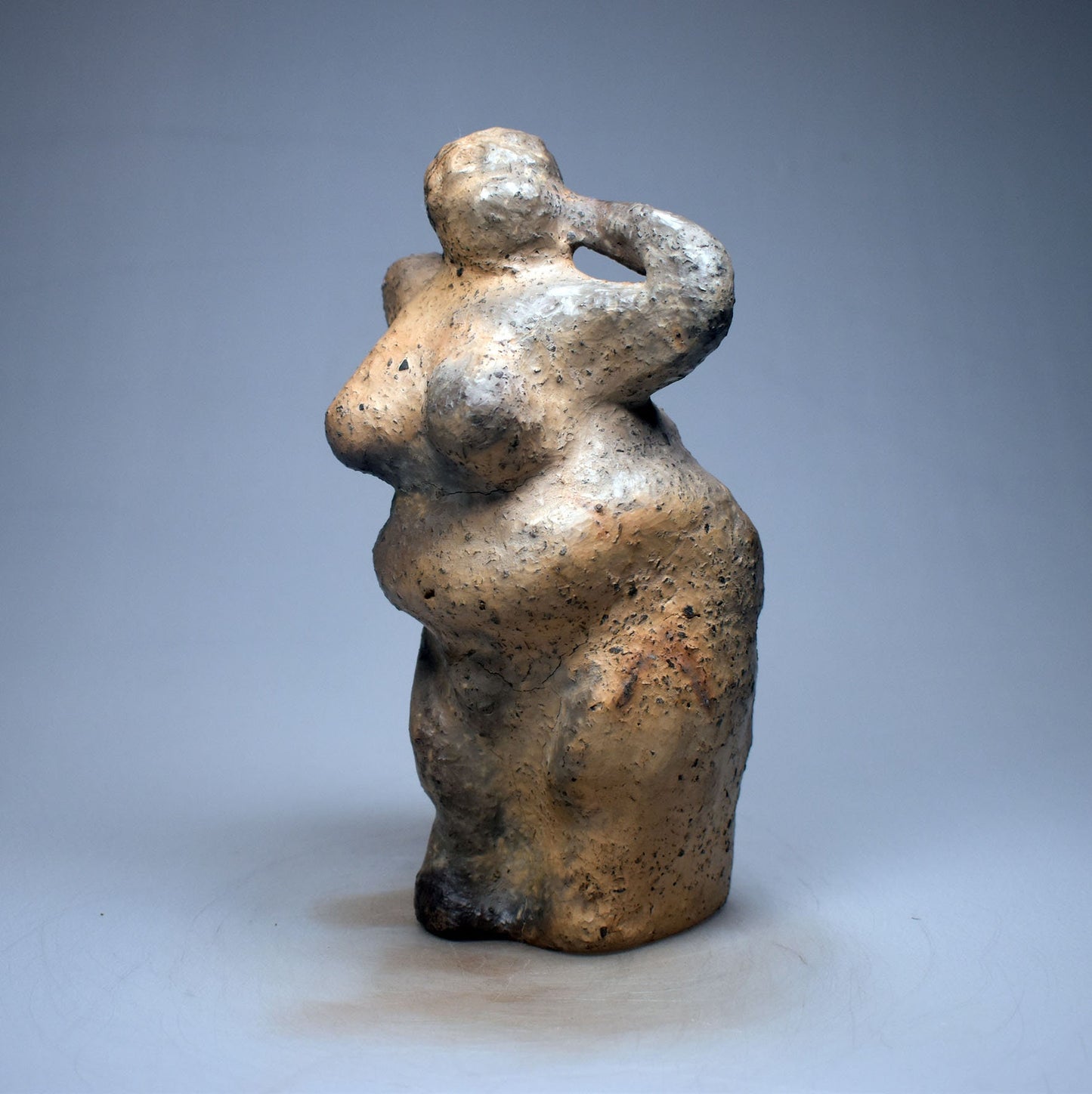 Venus von Willendorf neu gedacht - Handgefertigte Rauchbrand-Venus-Skulptur - Hommage an die Weiblichkeit -