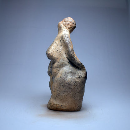 Venus von Willendorf neu gedacht - Handgefertigte Rauchbrand-Venus-Skulptur - Hommage an die Weiblichkeit -