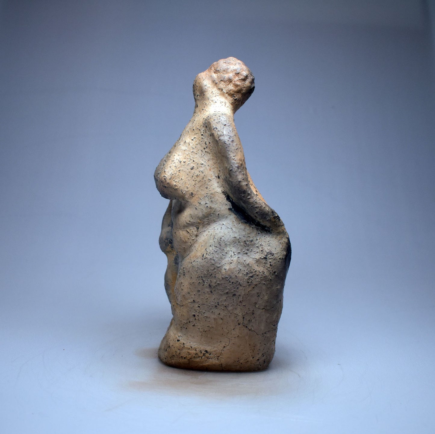 Venus von Willendorf neu gedacht - Handgefertigte Rauchbrand-Venus-Skulptur - Hommage an die Weiblichkeit -