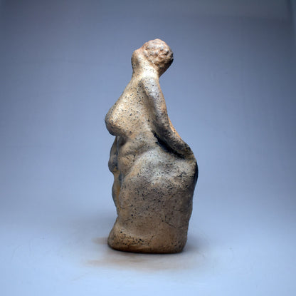 Venus von Willendorf neu gedacht - Handgefertigte Rauchbrand-Venus-Skulptur - Hommage an die Weiblichkeit -
