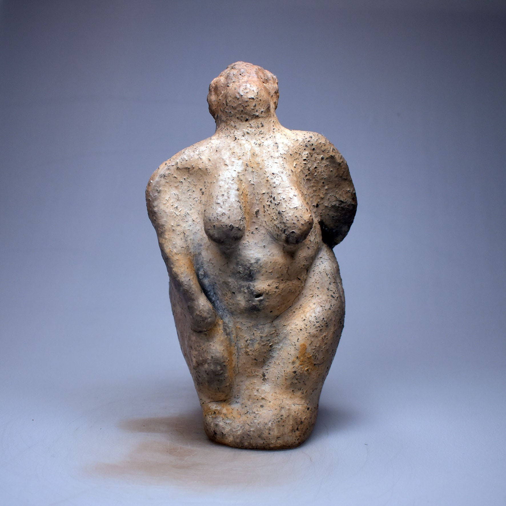 Interpretierte Venus Figur aus Ton – Archaische Erdmutter Skulptur – Spirituelles Kraftobjekt für Weiblichkeit & Selbstliebe SKU252