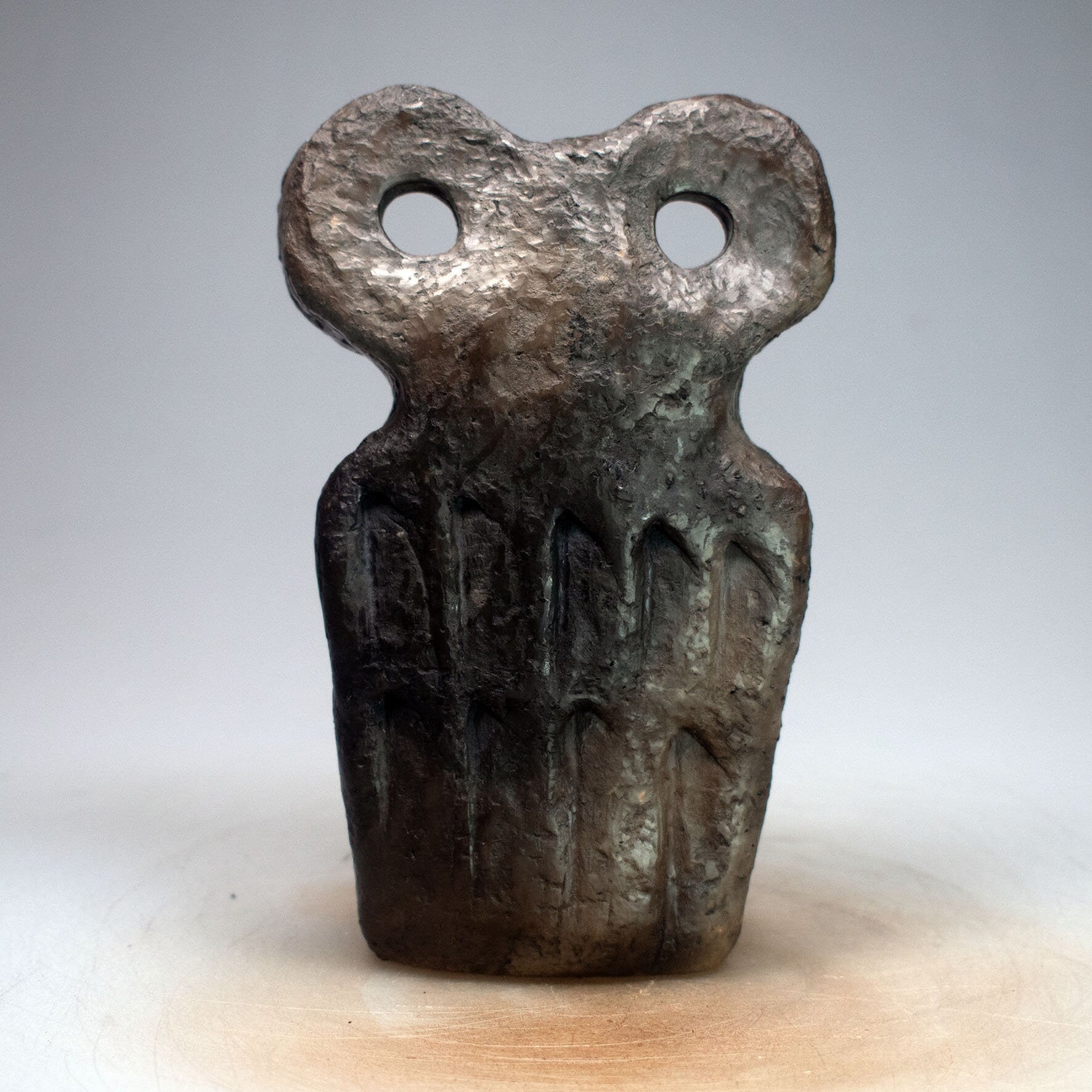 Handgefertigtes Eye Idol für individuelles Wohnambiente - Einzigartiges Tel Brak Replikat für deine spirituelle Dekoration