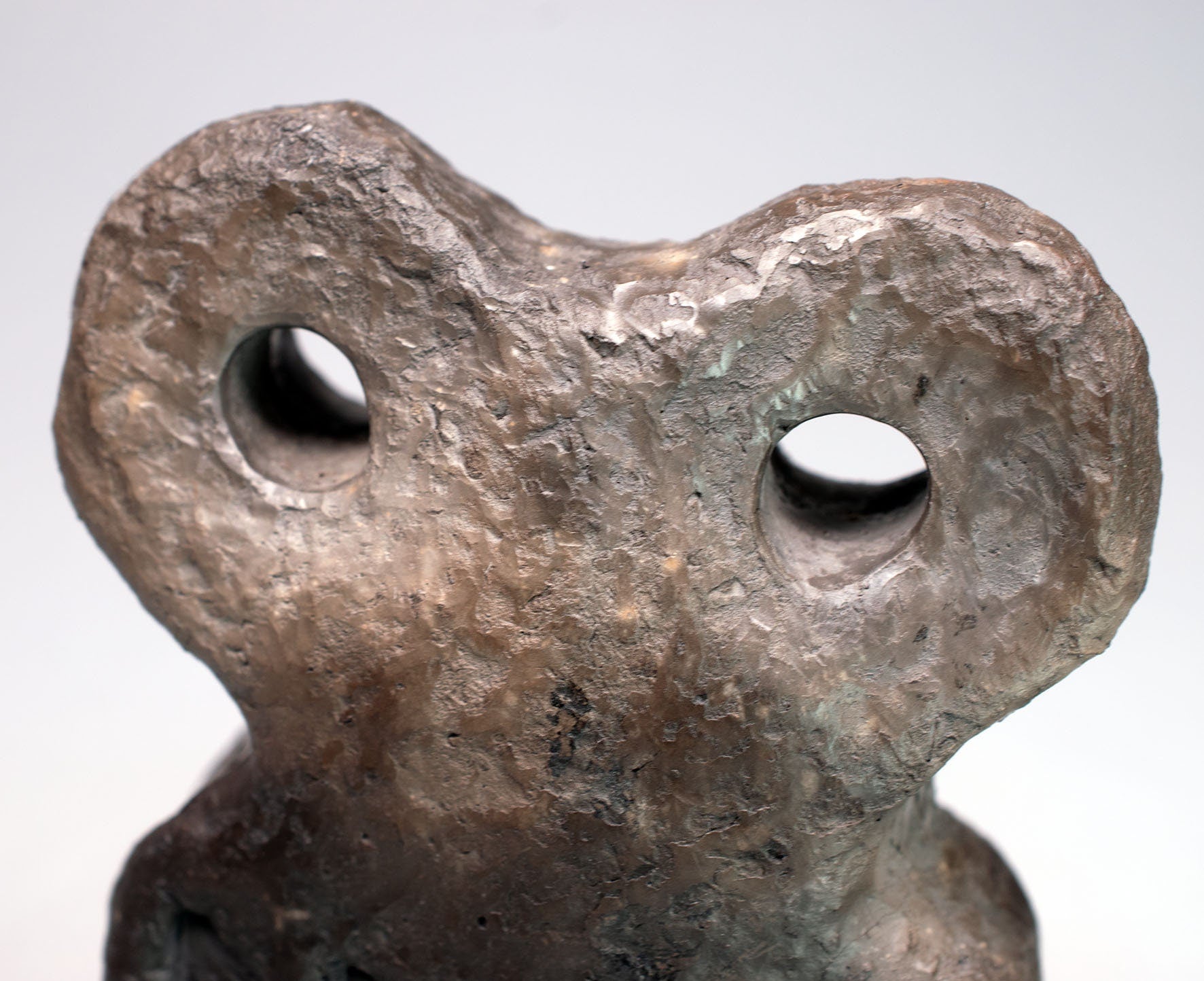 Handgefertigtes Eye Idol für individuelles Wohnambiente - Einzigartiges Tel Brak Replikat für deine spirituelle Dekoration